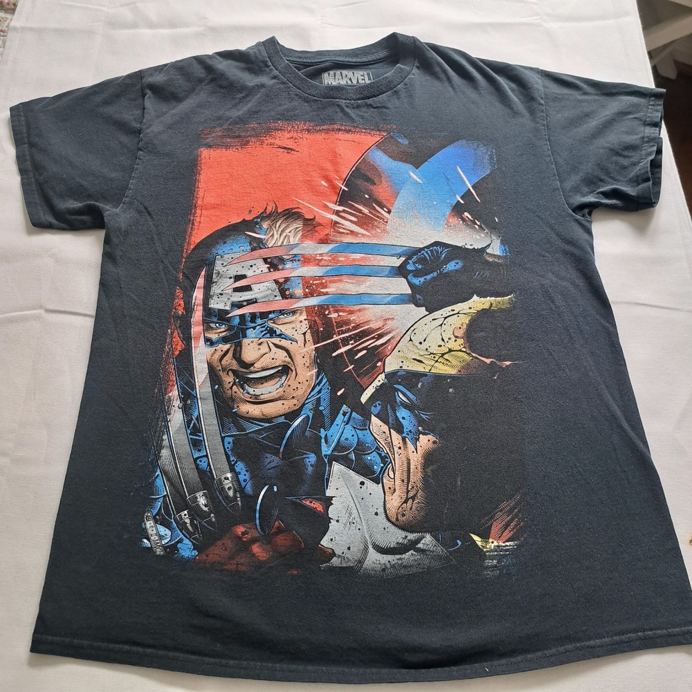 MARVEL COMICS Capt. America vs Wolverine,‎ T-Shirt, Adult Size MD 38/40